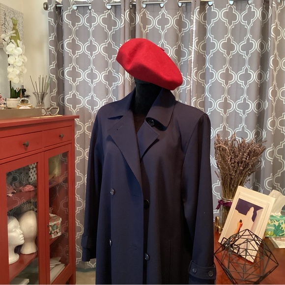 BILL BLASS - Picture 6 of 10